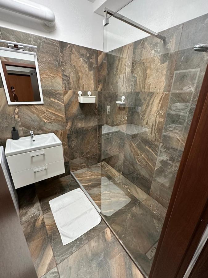 ברטיסלאבה Medena Apartment Old Town With Free Parking מראה חיצוני תמונה